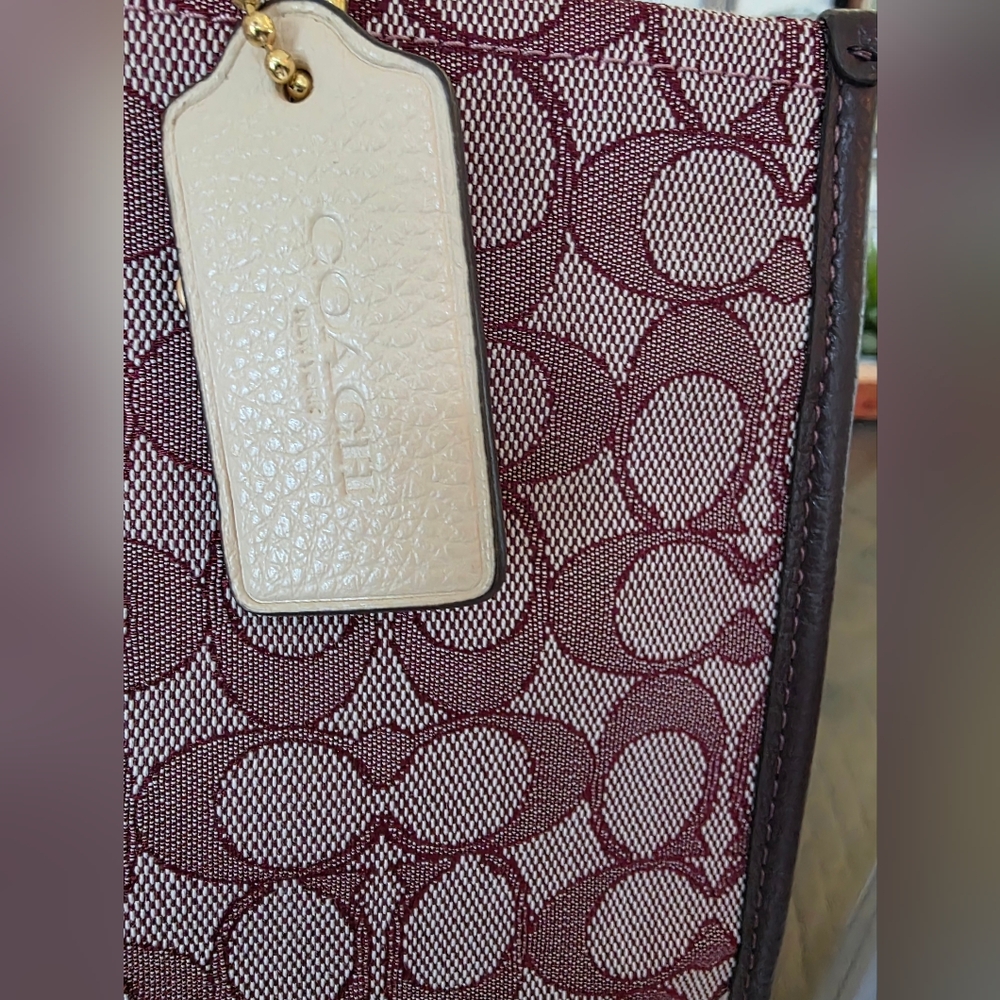 Coach Field Tote 22 Wine Multi Signature Jacquard & Leather Tote/Crossbody Bag - Picture 5 of 15